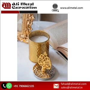 Contenedores de velas Tarro de vela de metal único de color redondo personalizado disponible con tapa para vela y totalmente personalizado. - Product Image 4