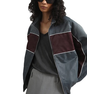 Veste de sport d'extérieur personnalisée pour femme, imperméable, confortable, coupe-vent, à capuche, en promotion - Product Image 6