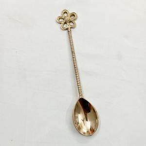 Hecho a mano mejor venta diseñador terminado hecho a mano mango barra accesorios latón barra corta cuchara con latón en relieve novedad cuchara - Product Image 6