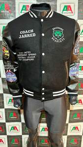 Veste universitaire lourde en laine OEM Jet Black Shine Broderie col montant Design personnalisé 226 Grand prix pour le nouveau blouson bombardier haut - Product Image 6