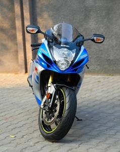 Motocicleta Deportiva Usada GSX-R750 749cc 2022: Motor Derivado de <span class=keywords><strong>MotoGP</strong></span> + Embrague Limitador de Torque Trasero en Venta - Product Image 2