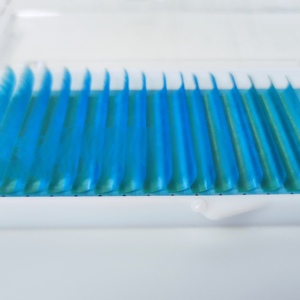 Extensiones de Pestañas de Fibra HY LON de Alta Calidad ELFA, Color Azul Neón, 0.10mm 0.15mm, Naturales, Coloridas, CC, Volumen Completo, Hechas a Mano, Ombre - Product Image 4