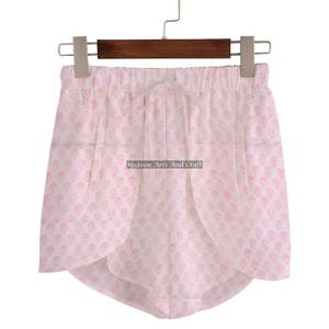 Shorts d'été en pur coton pour femme, taille élastique, coupe ajustée, style décontracté, imprimé bloc, collection été - Product Image 1