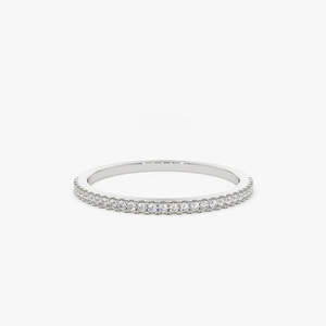 Anillo de Diamantes Cultivados en Laboratorio con Micro Pavé de Media Eternidad Deslumbrante, 0.15 Ctw, Color G, Claridad SI, Oro Sólido de 14K, Pieza Delicada para Combinar - Product Image 1