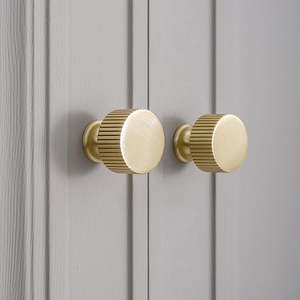 Boutons de tiroir décoratifs modernes et élégants en métal faits à la main, vente en gros, poignées de meuble de cuisine, poignées de commode, pour chambre, salle de bain, salon - Product Image 3
