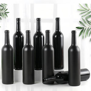 Botellas de Vidrio Vacías Personalizadas de 750 ml, Color Negro Mate, Cuello Largo, con Tapa Corona, para Vino, Vodka, Licor, Tequila y Brandy - Product Image 3