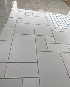 Dalles de pavage en pierre de grès noire indienne Kandla Chittor, finition brossée, épaisseur 25-35 mm, design moderne, aménagement paysager, jardin - Product Image 1