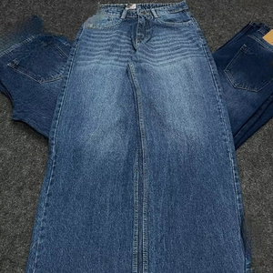 กางเกงยีนส์ทรงตรงแบบลำลองปรับแต่งได้ ผ้าฝ้าย 100% สีเข้ม ลุคขาดๆ ระบายอากาศได้ดี กันน้ำ ปรับแต่งแผ่นปะเอวได้ มีไซส์พลัส - Product Image 1