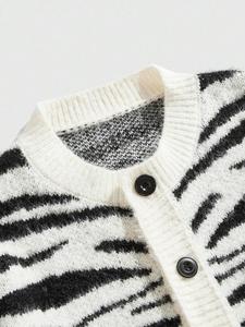 Cardigan da Uomo Personalizzato ODM con Motivi, Collo Tondo, Bottoni Frontali, Maniche Lunghe, Vestibilità Ampia, Casual, Caldo per l'Inverno - Product Image 6