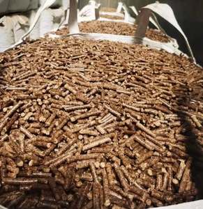 Pellets de madera de 15 kg en paleta euro, de buena calidad, duraderos, de 6 mm, con patrones de varillas, de pino y roble, polvo de madera dura, para sistema de calefacción, Francia - Product Image 2