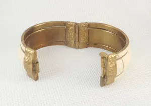 Bracelet manchette vintage en laiton incrusté d'os, bracelet indien rétro en laiton et os incrusté, bracelet à charnière, cadeau, bracelet en agate - Product Image 5