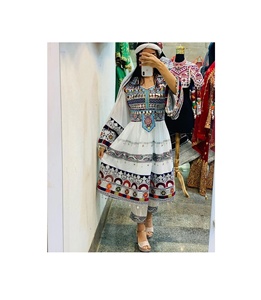 Vintage ethnique afghan Kuchi robes fête traditionnelle porter avec des couleurs vives dentelle décoration pour les événements traditionnels pakistanais - Product Image 4