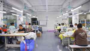 Sudadera con capucha de peso pesado diseño personalizado - Product Image 3