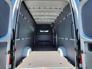 Furgoneta Eléctrica SPRINTER CARGO 170 WB AWD 2024 de Techo Alto, con Bajo Kilometraje, Cabina Espaciosa y Características de Seguridad Avanzadas, MÁS VENDIDA - Product Image 6