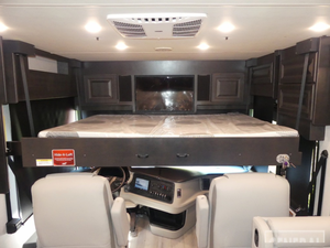 4UZAB2FC2SCWB7632 Nouveau camping-car de luxe classe A 2025 avec moteur à essence et intérieur spacieux à extension coulissante - Product Image 5