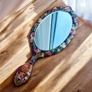 Miroir à main en résine avec finition lisse et brillante, parfait pour un usage quotidien, le maquillage ou des fins décoratives, ajoutant une touche élégante - Product Image 5