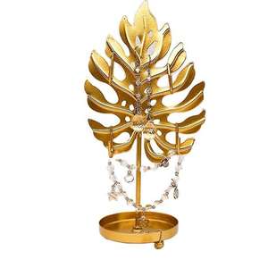 Présentoir à bijoux décoratif doré en forme de feuille de palmier Porte-anneau d'oreille Élégant classique Présentoir à bijoux design en gros - Product Image 1