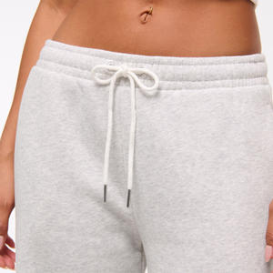 Pantalones de chándal para mujer personalizados OEM de tela suave y elástica con impresión de logotipo de cintura ajustable y opciones de etiqueta privada - Product Image 4
