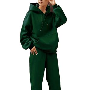 Conjunto Deportivo Verde para Mujer, Ropa de Gimnasio, Estilo Casual y Activo, Diseñado para Combinar Estilo, Rendimiento y Comodidad - Product Image 1