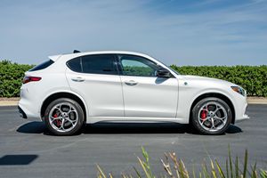 2020 R0 ME0 STE LVI0 Quad-rifoglio, Bajo Kilometraje, Motor en Buen Estado, Neumáticos R18, Listo para Enviar - Product Image 3