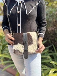 Bolso de cuero de piel de vaca Nuevo diseño Sling Bag Gypsy Boho Hair On Hide Fur Vintage Bolso de estilo occidental hecho a mano Bolsos de usos múltiples - Product Image 5