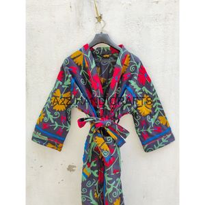 Chaqueta Kimono Kantha Hecha a Mano en India para Mujer, Ropa de Dormir de Verano Bordada a Mano con Diseño Suzani, Tejido Corto para Otoño/Primavera - Product Image 5