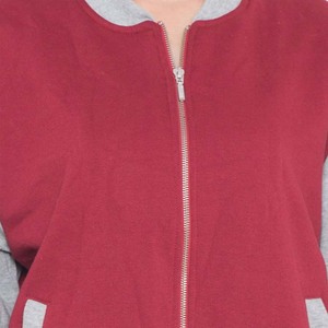 Chaqueta de cuero con manga de lana genuina para mujer con decoración de botones Diseño Versity Temporada de otoño corta Teñida Lisa para invierno - Product Image 2