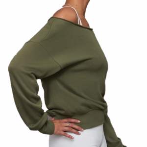 Sudadera con hombros descubiertos verde con estampado bordado de hermandad personalizada en tela French Terry - Product Image 3