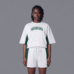 Conjunto Deportivo de 2 Piezas para Mujer, 100% Poliéster, con Logotipo Personalizado Serigrafiado, Hombros Caídos, Cómodo, de Secado Rápido, Top Corto - Product Image 1