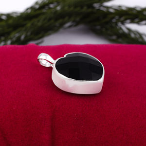 Bijoux pendentifs en forme de coeur en argent sterling à la mode avec pierre précieuse spinelle noire et pendentif à breloque étanche en diamant - Product Image 5