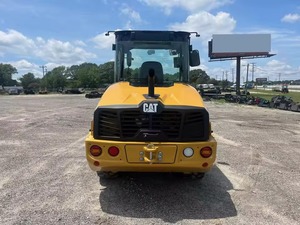 Chargeuse sur pneus compacte CATERPILLAR 906 d'occasion en bon état - Product Image 4