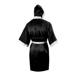 Robes de boxe personnalisées en satin à capuche pour la marche au ring – Qualité supérieure, respirantes, équipement de combat - Product Image 4
