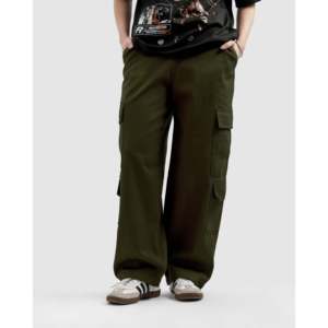 Pantalon cargo vert olive en toile - Product Image 4