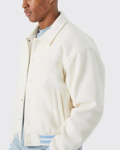 Veste universitaire en laine chaude pour homme grande taille OEM, broderie en chenille, patchwork, streetwear, veste de collège d'hiver - Product Image 5