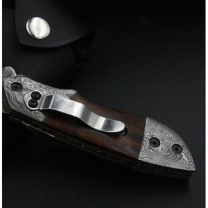 El mejor cuchillo plegable de acero Damasco OEM con mango de madera azul y refuerzo de latón para cazar, gran regalo para él y ella - Product Image 5