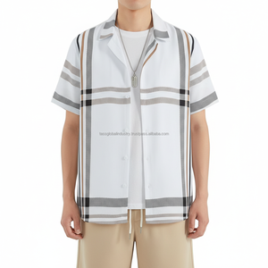 ชุดเสื้อเชิ้ตลายสก็อตผู้ชายแบบ OEM สั่งทำพิเศษ - เสื้อแขนสั้นลายตารางสีขาวและกางเกงขาสั้นสีเบจ ชุด 2 ชิ้น - Product Image 4