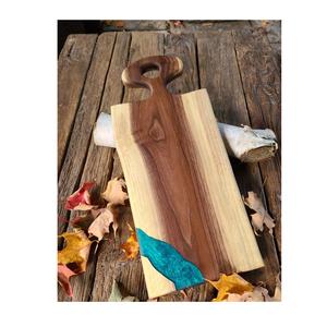 Planche à découper en résine avec bois dur robuste et tourbillon de couleur époxy, idéale pour les cuisines de la maison, les restaurants et les cafés - Product Image 6