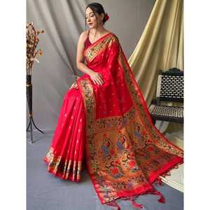 ชุดส่าหรีงานแต่งงานผ้าไหมปาธานีสีแดงสวยงาม ประดับด้วยงานปักดิ้นทอง พร้อมเสื้อคลุม  พร้อมสวมใส่ - Product Image 4