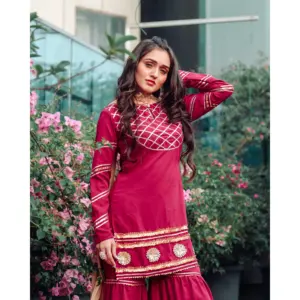 Ensemble de robe Abaya musulmane élégante de couleur vin marron du Moyen-Orient 2024-2026, en crêpe de qualité supérieure, dentelle, col rond, écologique, respirant, longueur totale - Product Image 2