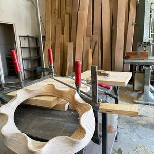 Espejo de Pared Asimétrico de Madera de Lujo, Marco de Nogal Orgánico Hecho a Mano, Ecológico, Ligero, Estilo Art Deco para Comedor, KALATRI - Product Image 1