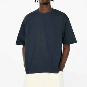 Camiseta de algodón de color sólido de alta calidad para hombre con hombros caídos cuello redondo de gran tamaño logotipo personalizado 100% algodón - Product Image 3