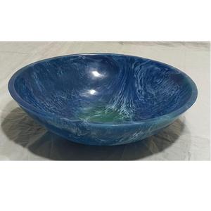 Bol en résine de style moderne avec finition brillante, bol de table décoratif en résine pour le service et la décoration, disponible à la vente - Product Image 6