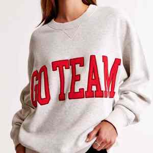 Suéter Personalizado para Mujer, Cuello Alto, Invierno, Tejido Largo, Transpirable, Ecológico, de Felpa, Estilo Universitario, para Equipo Deportivo - Product Image 1