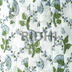 Abat-jour plissé en coton bio fait main bleu clair de luxe indien Ridhi pour la décoration intérieure et les couvre-lampes - Product Image 3