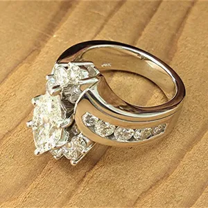 Bague de fiançailles élégante en argent 925 avec diamant moissanite marquise de 6 carats - Product Image 3