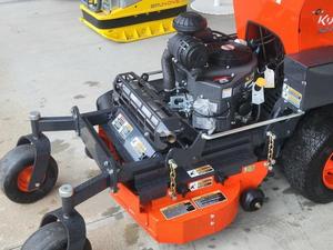 Cortadora de Césped Autopropulsada Kubota de 36 Pulgadas, Motor de Gasolina de 4 Tiempos y 196 cc, Grado Industrial, Descarga Trasera - Product Image 6
