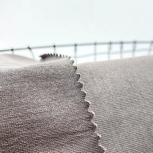 Camiseta lisa en blanco con logotipo personalizado al por mayor, camiseta de gran tamaño de varios colores con cuello redondo, camiseta de diseño propio de alta calidad para hombre - Product Image 4