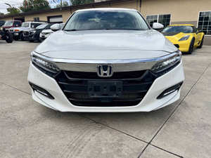 Voiture d'occasion abordable 2018 Ho-n-da Acc-ord Tou-ring LHD - Product Image 3