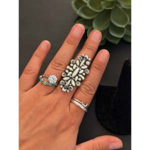 Anillo de Plata de Ley con Incrustaciones de Piedras Preciosas Leroy James, Diseño Moderno para Enamorados, Baño de Rodio, Estilo Religioso Clásico, Corte Fino, Talla 8.25 - Product Image 2