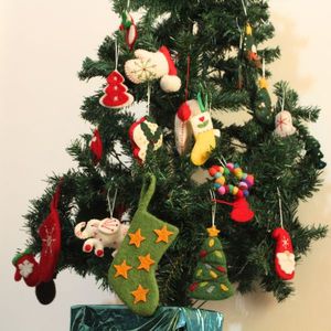 Chaussette de Noël en feutre faite à la main - Chaussette en feutre de laine de qualité supérieure - Chaussette de Noël en feutre de laine écologique - Product Image 1